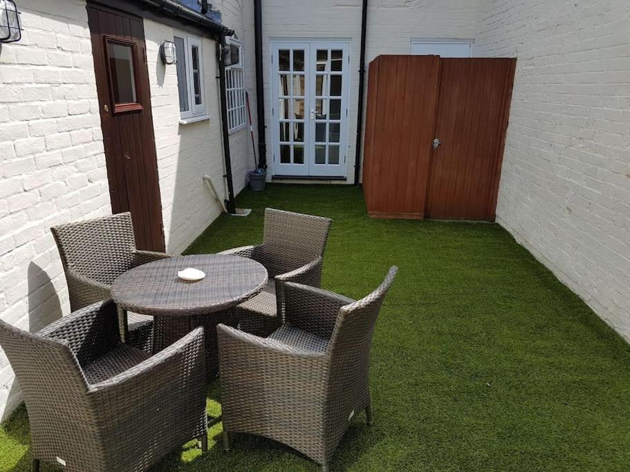 Stratford Centre, Ground Level, Parking Nearby Apartment Bagian luar foto